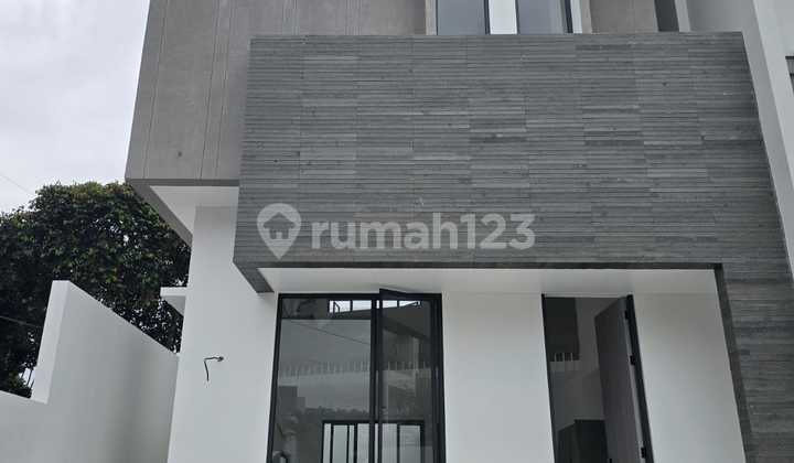 Rumah 2 Lantai Keren di Citra 2 Extension Jakarta Barat Siap Huni Rumah 2 Lantai Keren di Citra 2 Extension Jakarta Barat Siap Huni