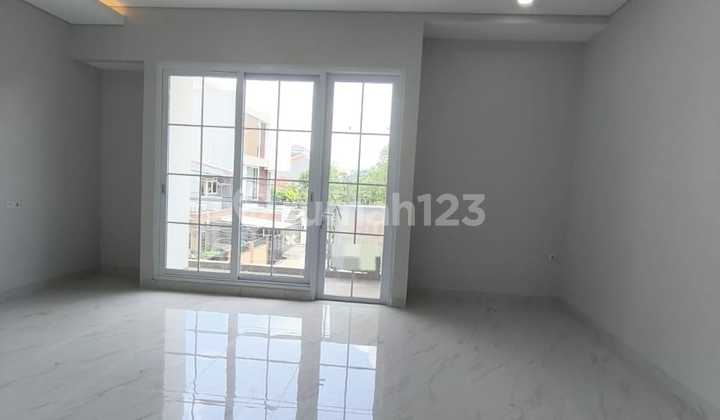 Rumah Baru Minimalis Sunrise Siap Huni di Kedoya Jakarta Barat 2