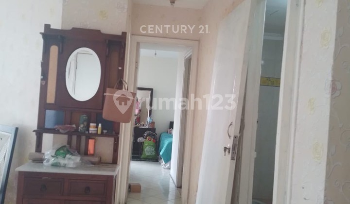 Taman Rasuna Tower 2 Apartment Unit with Swimming Pool View in South Jakarta 2