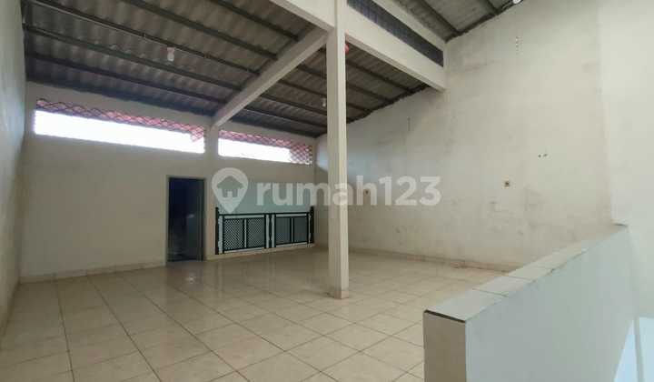 Rumah Rapih Minimalis Strategis Siap Huni di Jakarta Barat 2