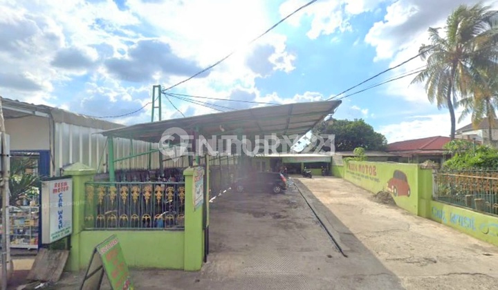 Land Area by the Roadside in Cibubur, East Jakarta