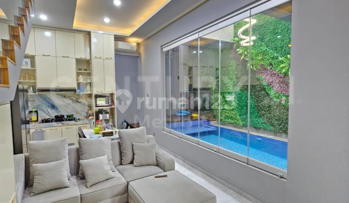 Dijual Rumah Mewah Full Furnish With Pool Cluster Lavesh Harapan Indah Bekasi  2