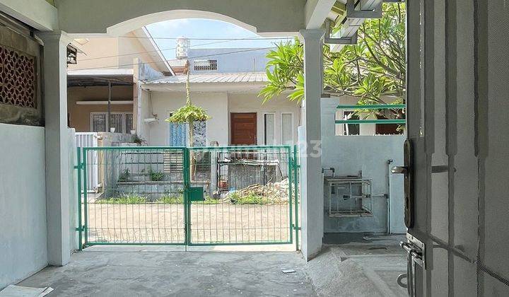 Disewakan Rumah Hook Di Bulevar Hijau Kota Harapan Indah  1