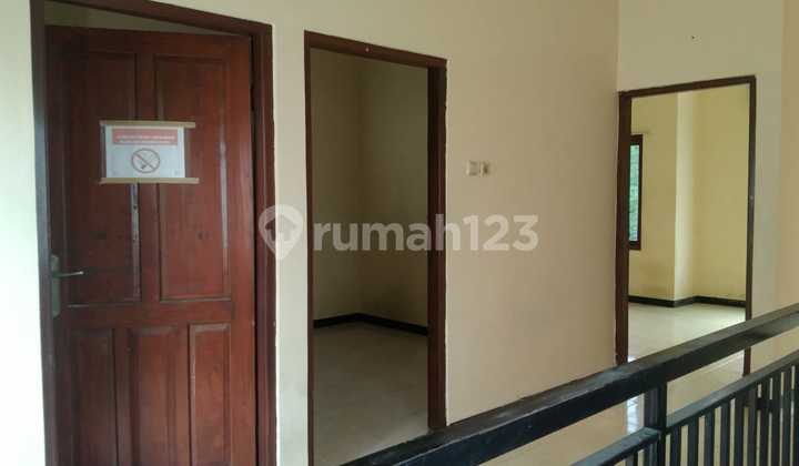 For Rent 2-Story House in Purianjasmoro Semarang. 4 Bedrooms, 3 Bathrooms, Near Airport, Near Port, Near Toll Exit. Near Offices. Near Traditional Market. Near School. Near Hospital.