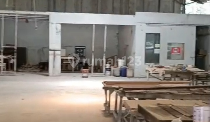 Gudang Salatiga Dijual. Gudang Besar 9000m² . Luas Tanah 13.000 M² (1,3 Ha) Akses Tronton , Tempat Komersiil 1