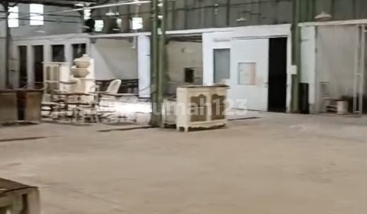 Gudang Salatiga Dijual. Gudang Besar 9000m² . Luas Tanah 13.000 M² (1,3 Ha) Akses Tronton , Tempat Komersiil 2