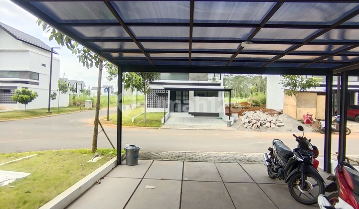 Rumah Baru Disewakan. Di Hilago Bsb City. Bangunan 2 Lantai. Dekat Danau.  1