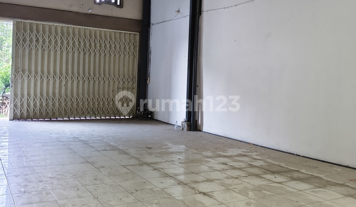 For Rent Warehouse 300M² Floor Area, Rental Price 175 Million/Year. Near Port. Near Airport. Near Train Station. Near Toll Exit. 2