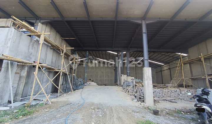 For Rent: New Warehouse Ready for Use, Includes 3-Story 160 M² Office, 7700 W Electricity, SHM Certificate, Loading Dock Available, Near Krapyak Toll Exit, Near Port, Near Hospital, Near Gas Station, Near Market, Near University, Commercial Area. 2