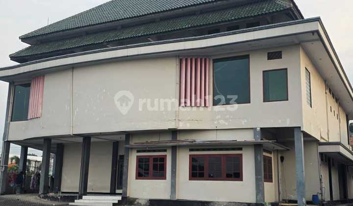 For Rent Office Building. Parking Area 1000m². Suitable for Showroom, Large Meetings/Conferences, Event Venue, etc.