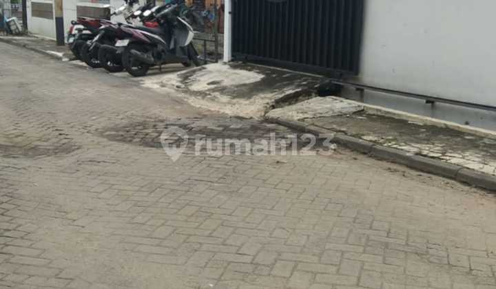 Nice House with Certificate Leased in West Semarang, Near Airport, Near Harbor, Near Toll Exit, Near Mall. 2