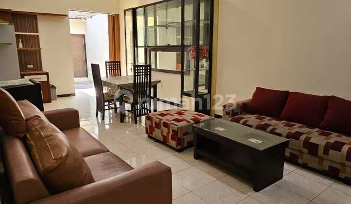 Affordable Fully Furnished House for Rent in the City Center. Near Tugu Muda, Close to Simpanglima. 2