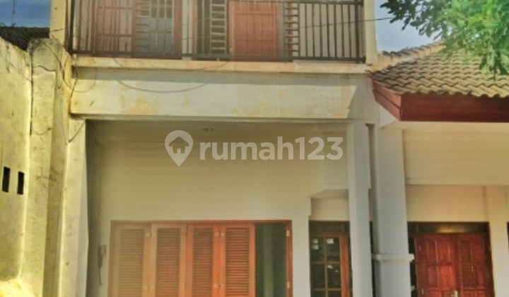 For Rent 2-Story House in Puri Anjasmoro, Semarang. Near Airport. Near Toll Exit. Commercial Area. 2
