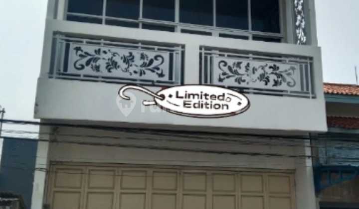 Disewakan Ruko 2 Lantai di Jl. Suyudono Semarang. Bebas Banjir. 2 Menit ke Jl. Jend. Sudirman. Dekat Pasar. Dekat Fasilitas Kesehatan. Tempat Komersial. 1