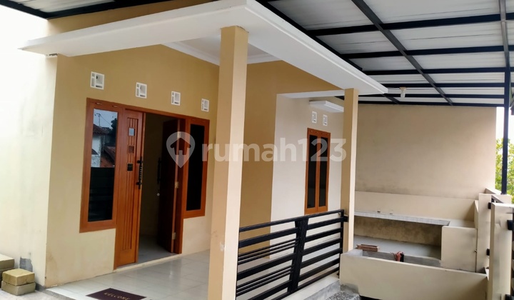 Rumah Manyaran Semarang Barat Disewakan. Bebas Banjir, Dekat Pasar, Dekat Mall , Dekat Universitas, Kt 3 , Km 2 , Pam. 1