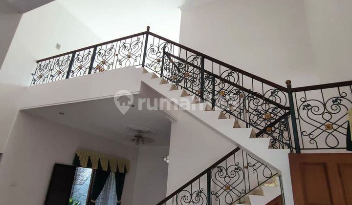 Rumah Banyumanik Dijual. Bangunan 2 Lantai. Kamar Tidur 3 , Kamar Mandi 3 Dijual 3,6 Milyard 1
