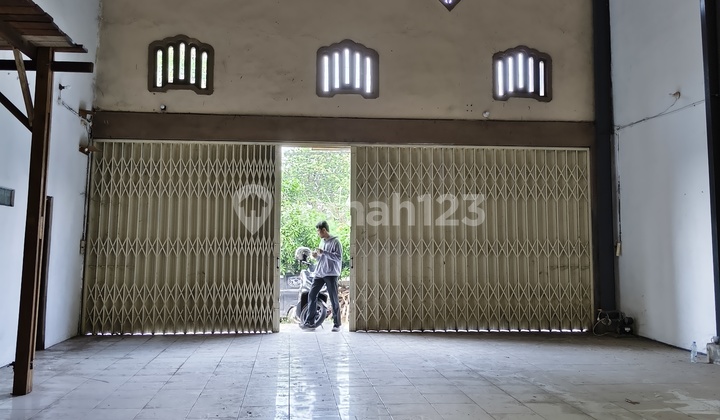 For Rent Warehouse 300M² Floor Area, Rental Price 175 Million/Year. Near Port. Near Airport. Near Train Station. Near Toll Exit. 1