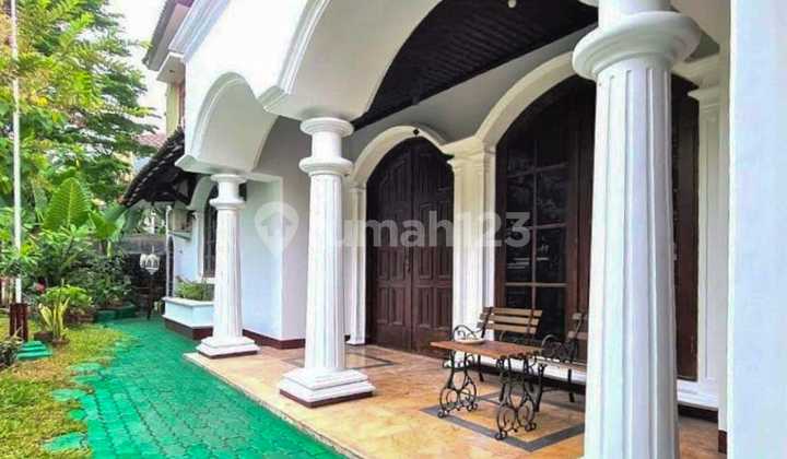 Nice 6 BR House Ready to Occupied in Kemang, South Jakarta