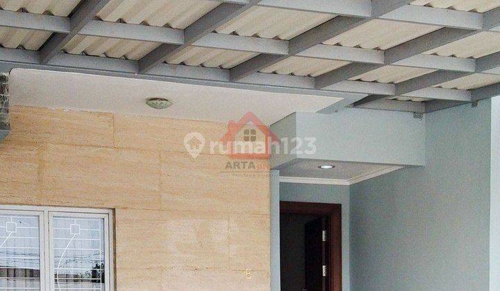 Dijual Rumah 2 Lantai Bagus Semi Furnished di Cinere 2