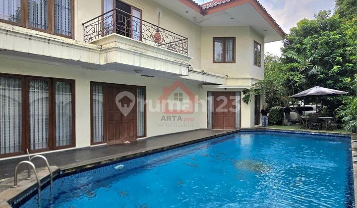 Nice House with Swimming Pool Ready to Occupy in Pondok Indah