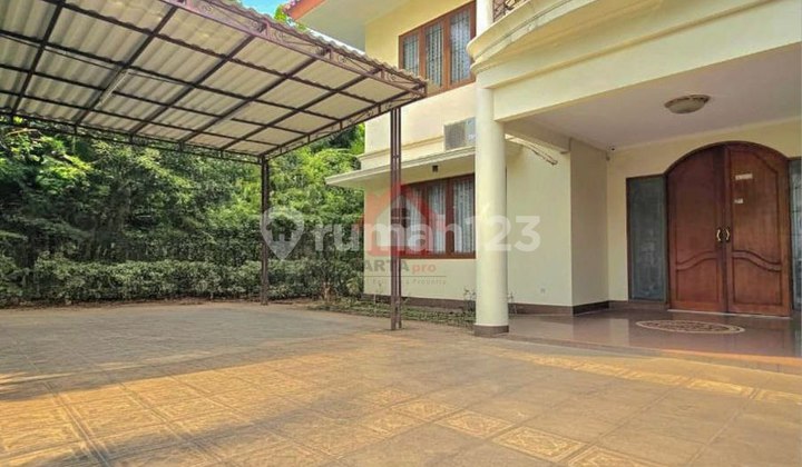 Nice House with Swimming Pool Ready to Occupy in Pondok Indah 2