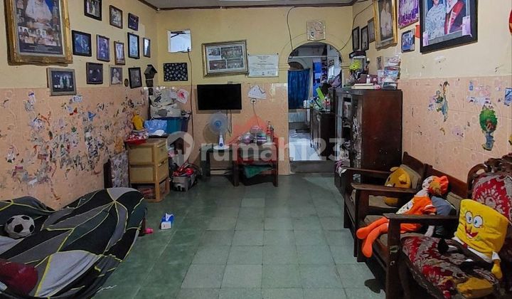 Old House with Land Calculation in Benhil, Central Jakarta Old House with Land Calculation in Benhil, Central Jakarta