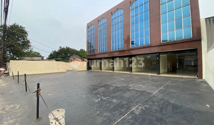 New Beautiful Ready-to-Use Shop House at Attractive Price in Pesanggrahan Bintaro 2