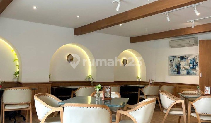 Rumah di Panglima Polim Cocok untuk Cafe atau Klinik Kecantikan