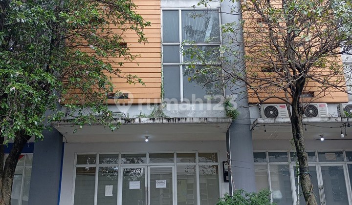 Ruko 3 Lantai Siap Pakai di Bellevue Mall Cinere