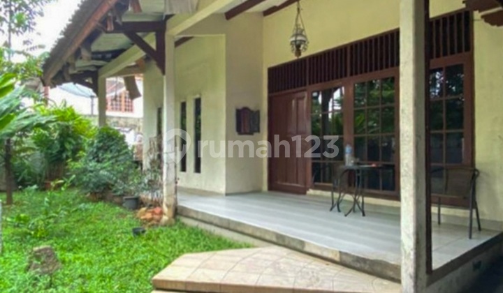 Rumah Lama Hitung Tanah Di Dalam Komplek Di Lebak Bulus