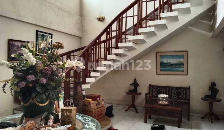 Dijual Cepat Rumah Elit 2 Lantai di Kembangan Jakarta Barat