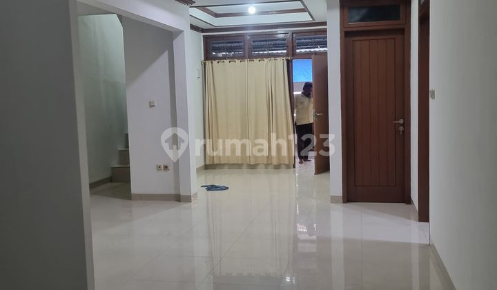 Disewakan Cepat Rumah 1,5 Lantai Kosambi Baru