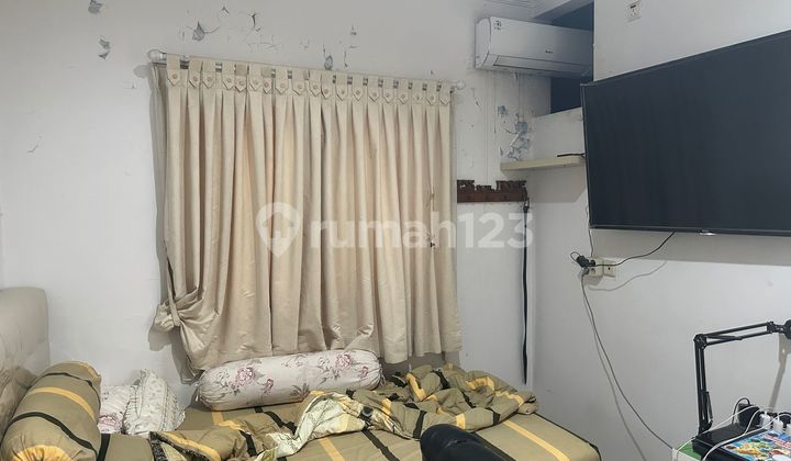 Dijual Cepat Rumah Rapih Hadap Taman di Kosambi Baru