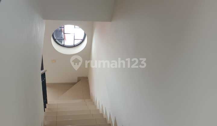 Disewakan Rumah Rapih Baru Dicat Ulang East Asia Green Lake City Disewakan Rumah Rapih Baru Dicat Ulang East Asia Green Lake City