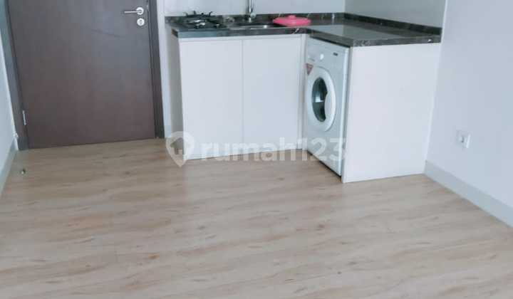 Disewakan Apartemen Private Lift Puri Mansion 3BR Termurah