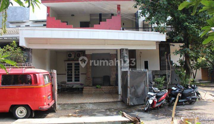 Rumah Dua lantai 5 kamar tidur ada balkon luas di Perumahan Taman Kenari Jagorawi SHMhadap timur 1