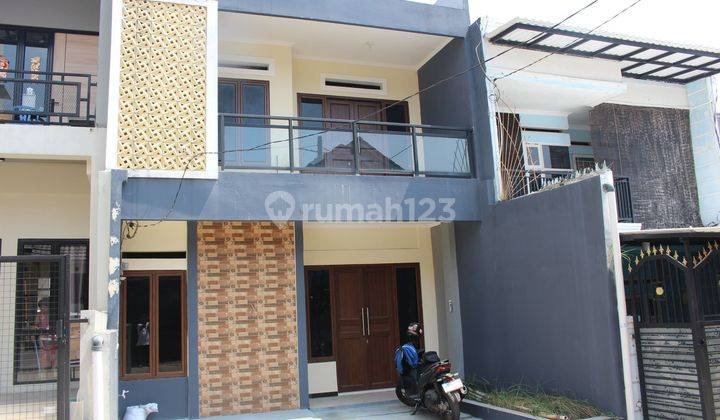 Rumah 2 lantai Baru Di renovasi Siap Huni di Perumahan Anggraeni  2