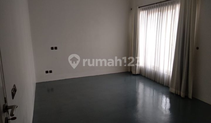 Di Jual Rumah Bagus 2 Lantai Di Area Pondok Indah