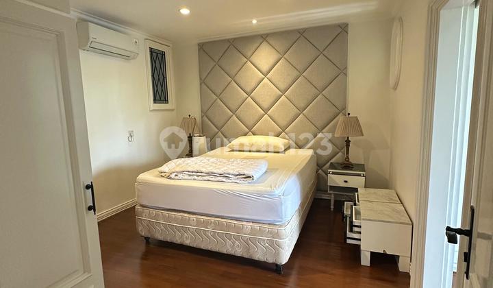 Di Sewakan Rumah Mewah di Lingkungan yang Nyaman di Area Pondok Indah 2