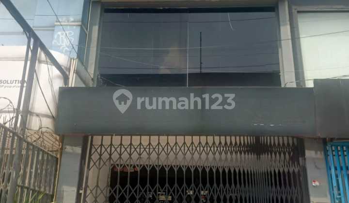 For Rent: 2 1/2 Story Shop House in Fatmawati Street Area, South Jakarta For Rent: 2 1/2 Story Shop House in Fatmawati Street Area, South Jakarta