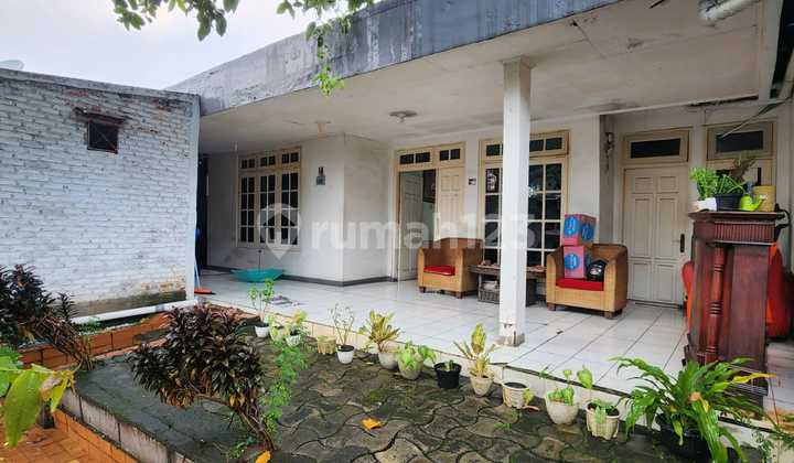 House for Sale with Land Calculation in North Gandaria Area 2