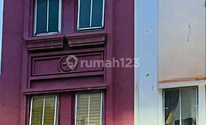 For Rent 3-Story Shop House in Bintaro Sector 3 2