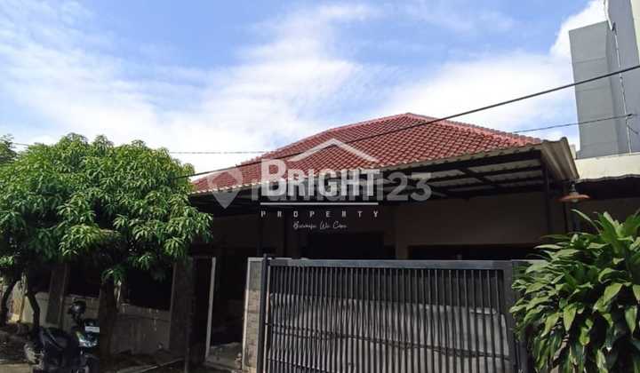 For Sale Cheap House With A Large Plot In Pamulang 2