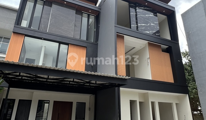 Dijual Townhouse Mewah dan Modern di Cilandak