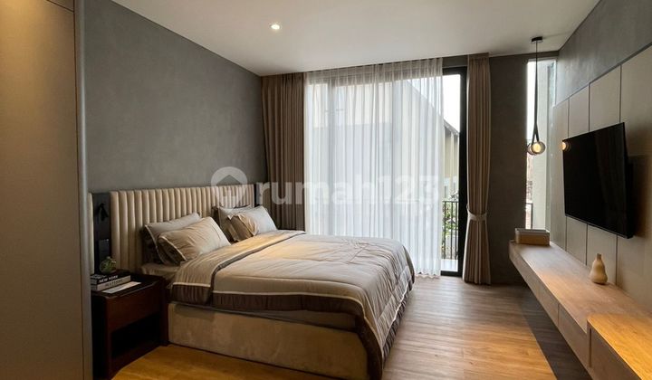 Di Jual Townhouse Mewah Lingkungan Tenang di Lebak Bulus 2