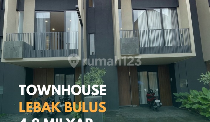 Di Jual Townhouse Mewah Lingkungan Tenang di Lebak Bulus Di Jual Townhouse Mewah Lingkungan Tenang di Lebak Bulus