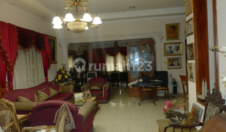For Sale Rumah Mewah Area Tenang di Menteng 2