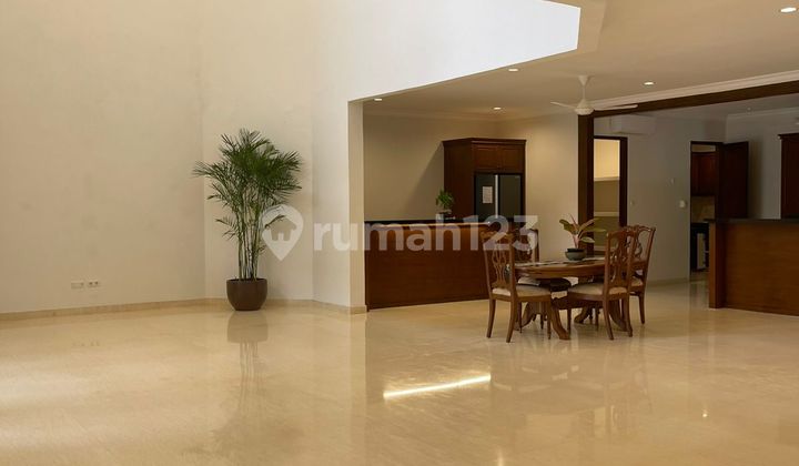 Turun Harga!Rumah Mewah Kondisi Baru Dalam Komplek di Lebak Bulus