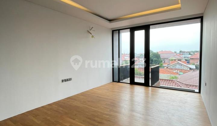 Dijual Rumah Baru Modern Tropical di Kemang 2