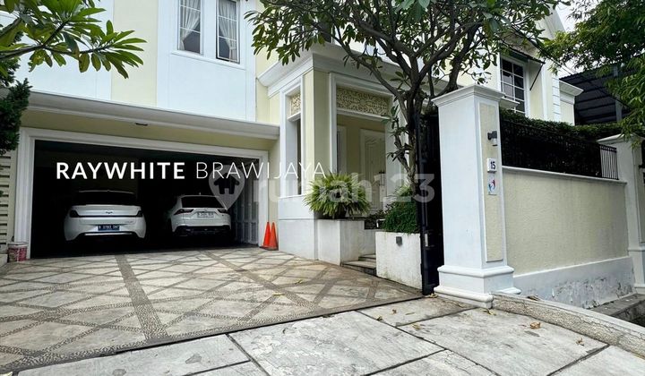 Classic Colonial House Sturdy Building South Cipete Area